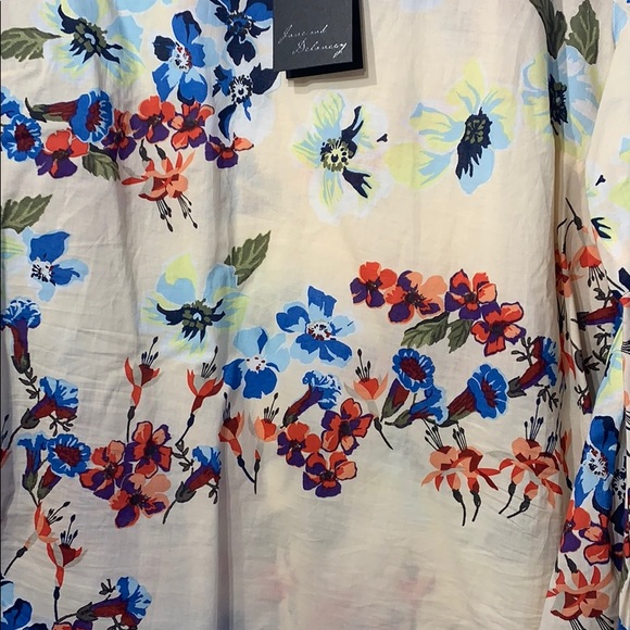 NWT Floral Blouse Bell sleeves - Picture 3 of 5